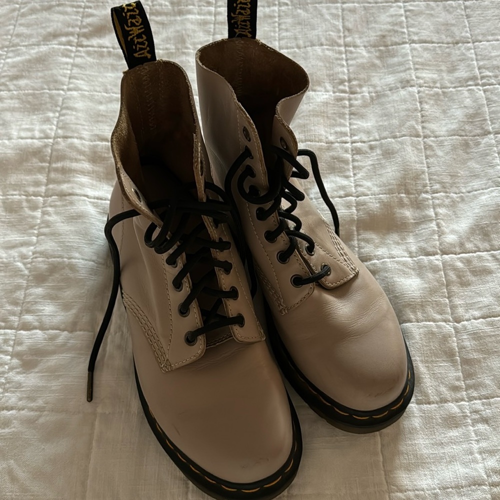 Doc Marten Boots Taupe/ Mauve Color Size 8